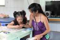 说明: http://www.lotustours.net/Newsletter/2013/Aug/Wuzhou-Orphanage-Visit_clip_image007.jpg